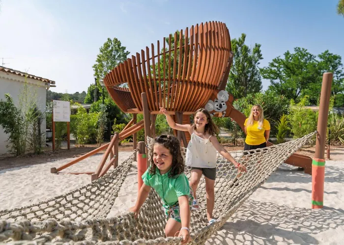 Tropical 6p 3bdrms Aircon Camping *