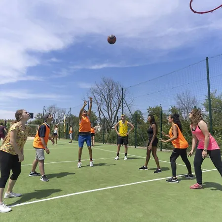 Tropical 6p 3bdrms Aircon Kamp alanı *